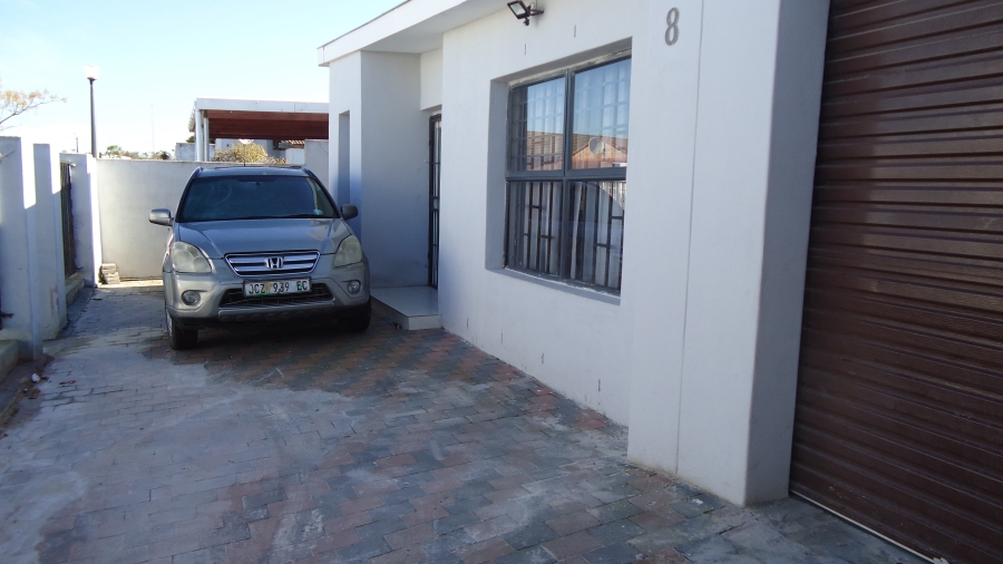 4 Bedroom Property for Sale in The Connifers Western Cape